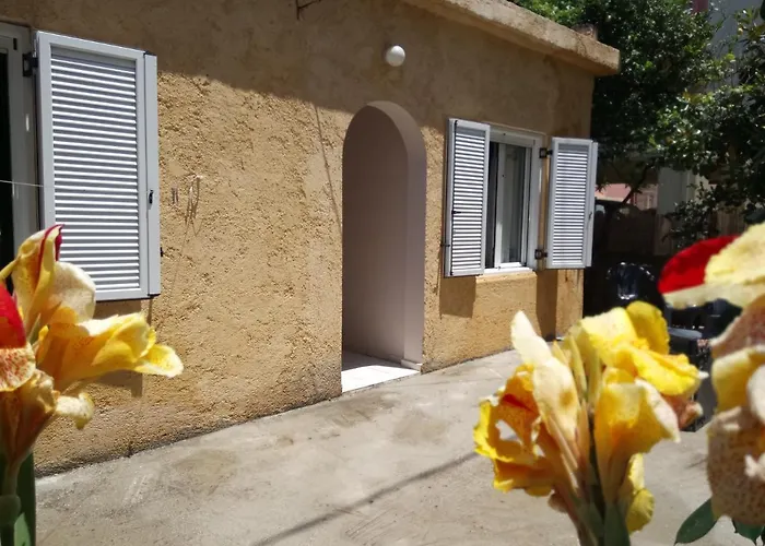 Sitzanaki Home